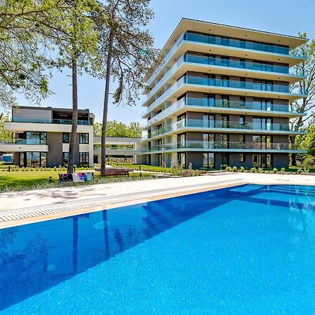 Clyde-Premium Lelle Waterfront Private Apartment Balatonlelle Ngoại thất bức ảnh