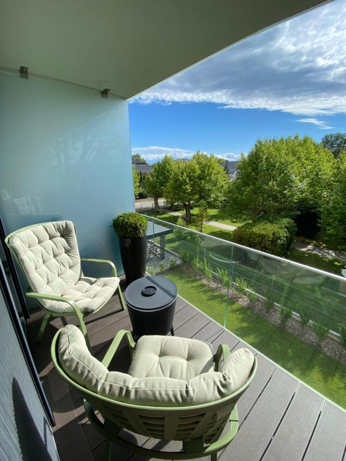 Clyde-Premium Lelle Waterfront Private Apartment Balatonlelle Ngoại thất bức ảnh
