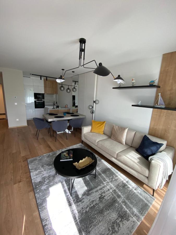 Clyde-Premium Lelle Waterfront Private Apartment Balatonlelle Ngoại thất bức ảnh